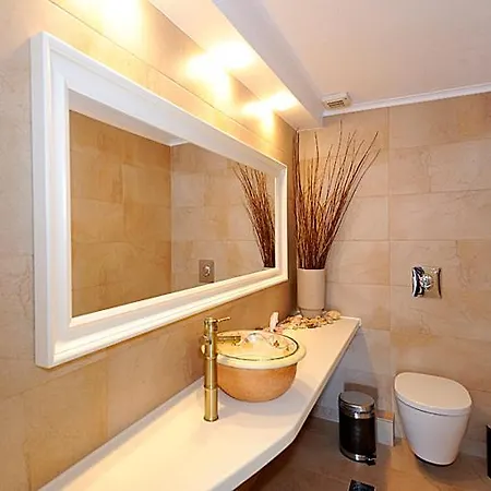 Aparthotel Filoxenia Adamantas (Milos)