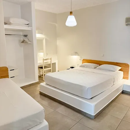 Filoxenia Aparthotel Adamantas (Milos)