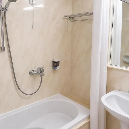 Filoxenia Aparthotel 2*