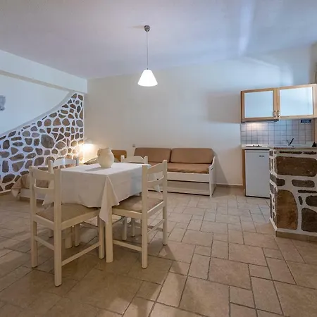 Aparthotel Filoxenia Adamantas (Milos)