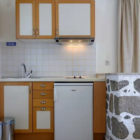 Filoxenia Aparthotel 2*