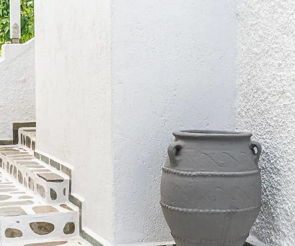 Aparthotel Filoxenia Adamantas (Milos)