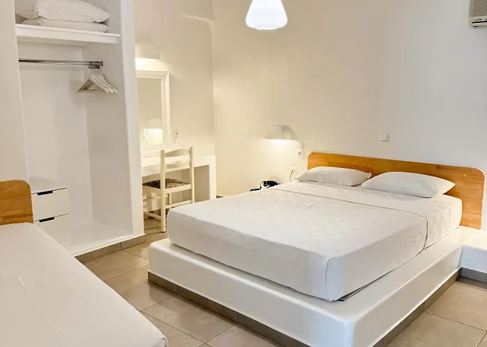 Filoxenia Aparthotel Adamantas (Milos)