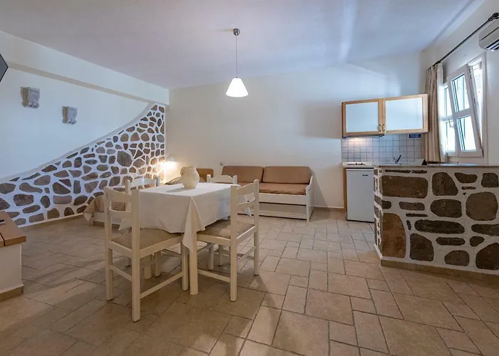 Aparthotel Filoxenia Adamantas (Milos)