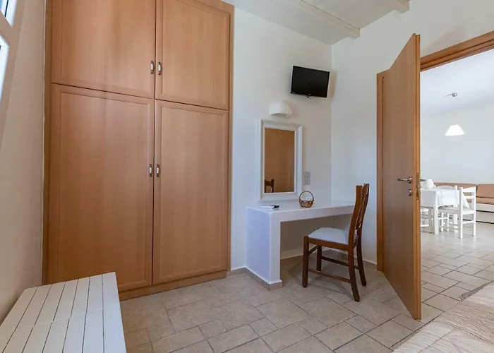 Aparthotel Filoxenia Adamantas (Milos)